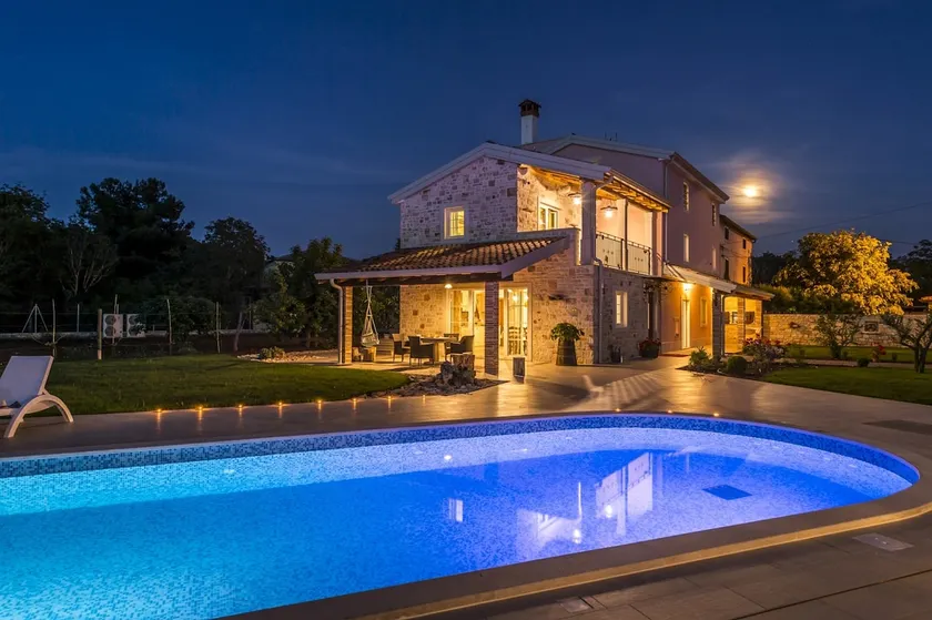 Villa de luxe Lemaliante avec piscine, sauna et bain à remous - Image 1