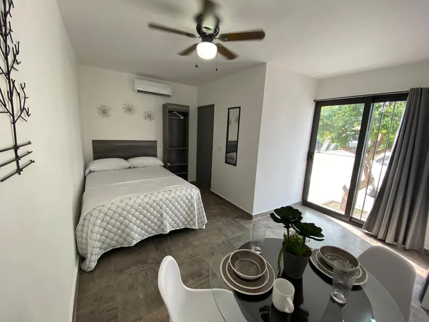 Minimalist Loft Pitic - Image 1