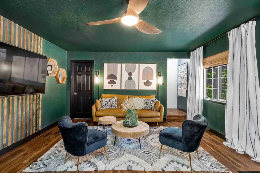 Compass NORTH! A Boho Bungalow • Fast Wi-Fi • A/C - Image 1