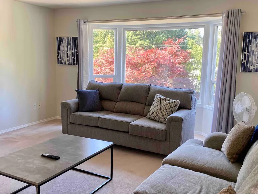 Spacious 3-BRD Home w/ Scenic Views in Hope - Image 1