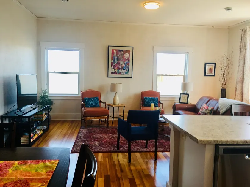 Downtown Grinnell Loft - Image 1