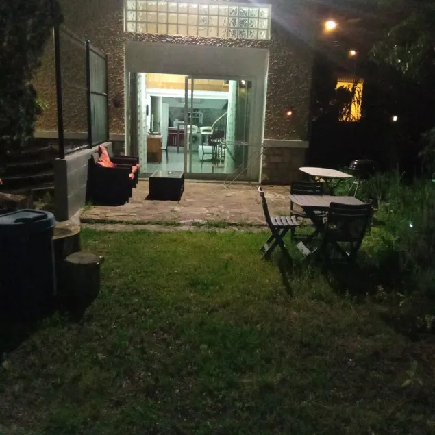 At BEN's, there's air conditioning, Wi-Fi, and a game console. - Image 1
