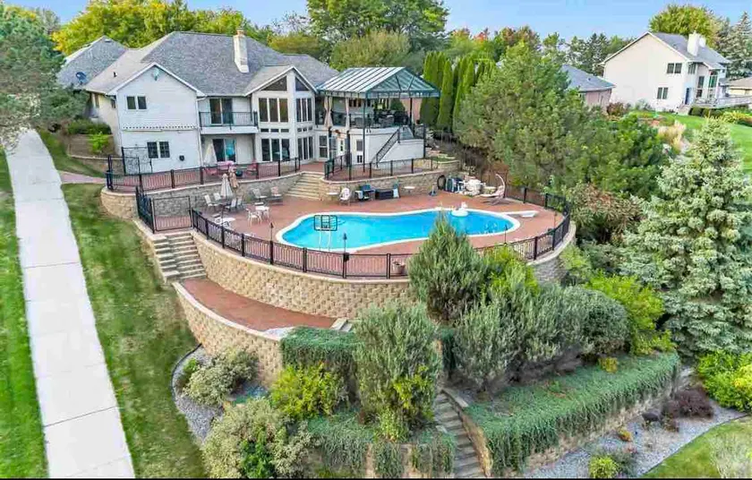 NEW! WATERFRONT VACATION DREAM HOME! - Image 1