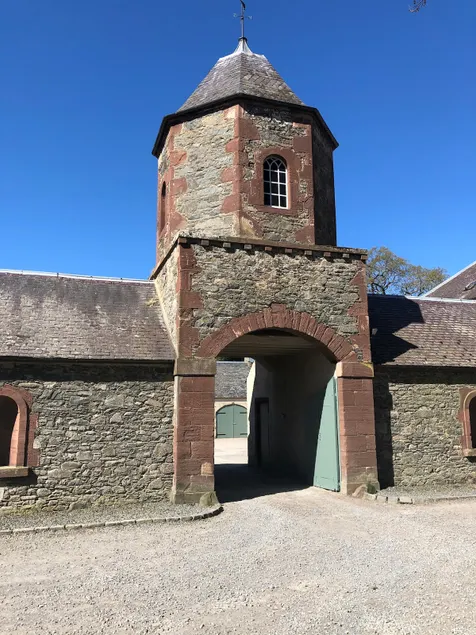 Stylish Scottish, book-filled getaway with beautiful walks - Image 1