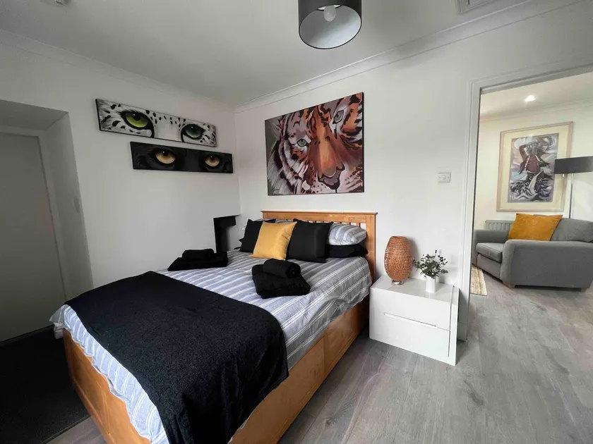 Stylish One Bed Apartment - Image 1