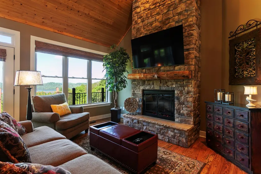 ♡ Your Happy Place Overlooking Center Hill Lake ♡ - Image 1