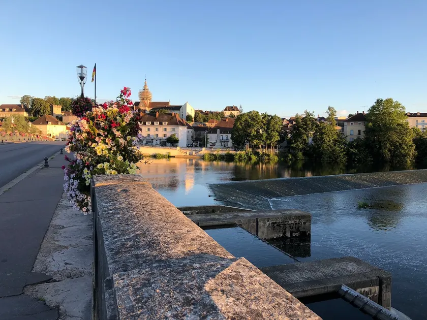 Beautiful 2-room apartment on the banks of the Saône - Image 1