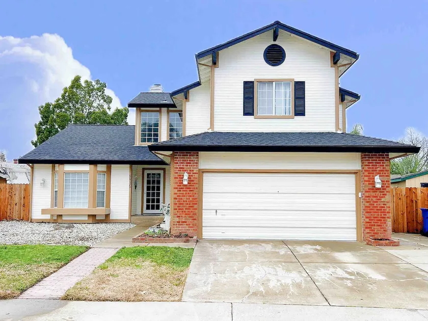 Cheerful 4-Bedrooms 3 Bath Entire Villa/House - Image 1