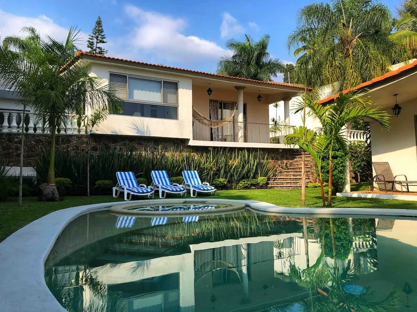 Privacy, Large Terrace and pool with boiler. - Image 1