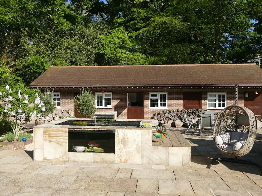 The Stables - 2 bed with large garden and hot tub. - Image 1