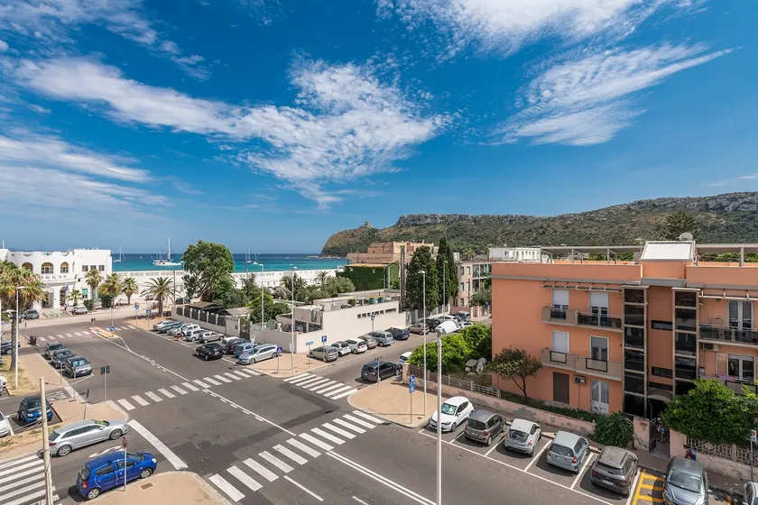 A Luxury apartment at Cagliari Poetto Beachfront - Image 1