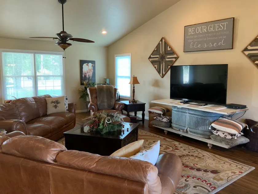 Double B Ranch Guest House - Image 1