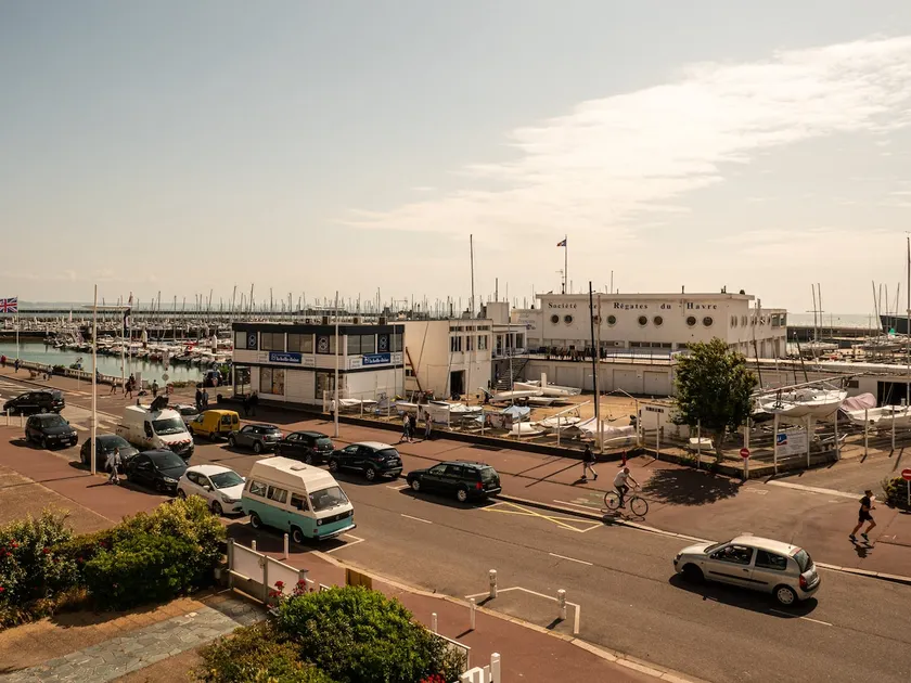 Fully-equipped double room with sea view in Le Havre - Image 1