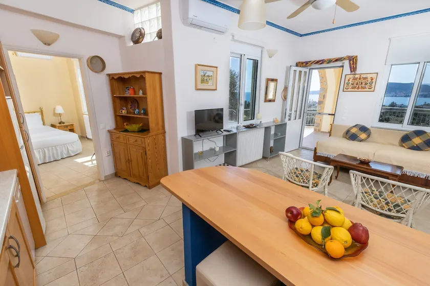 Buena Vista: Upscale 2-Bedroom Home in Selinitsa - Image 1