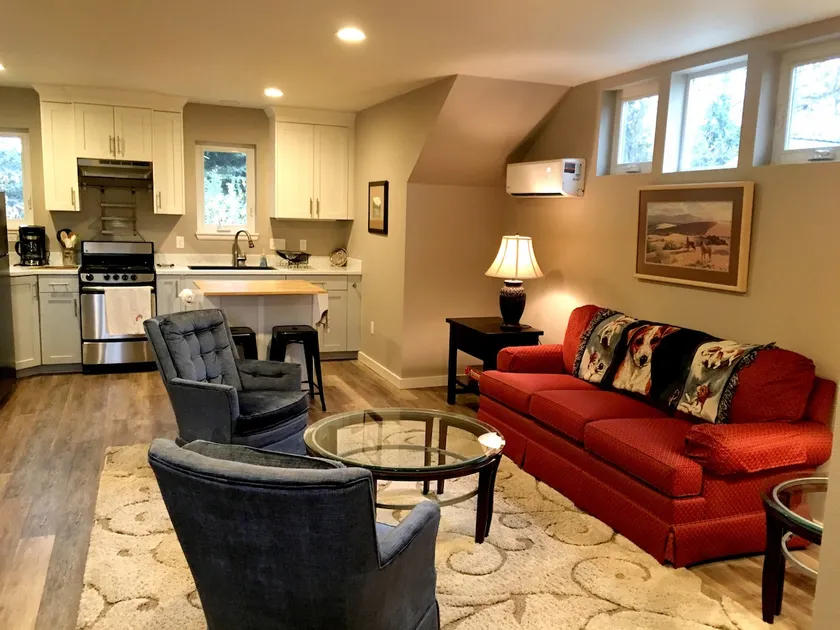 The ”TreeHouse” SE Boise Carriage House - Image 1