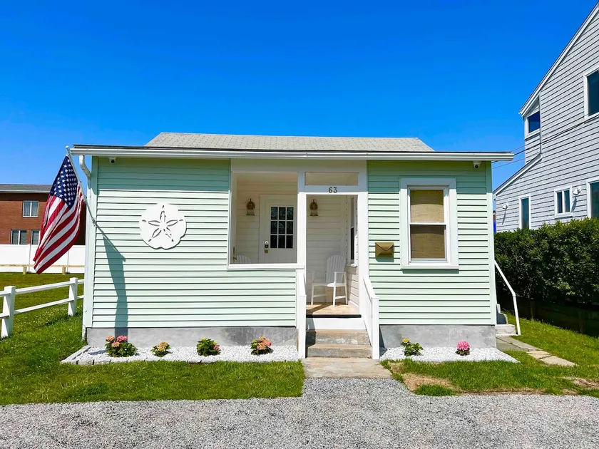 Sound View Beach Getaway Cottage - Image 1