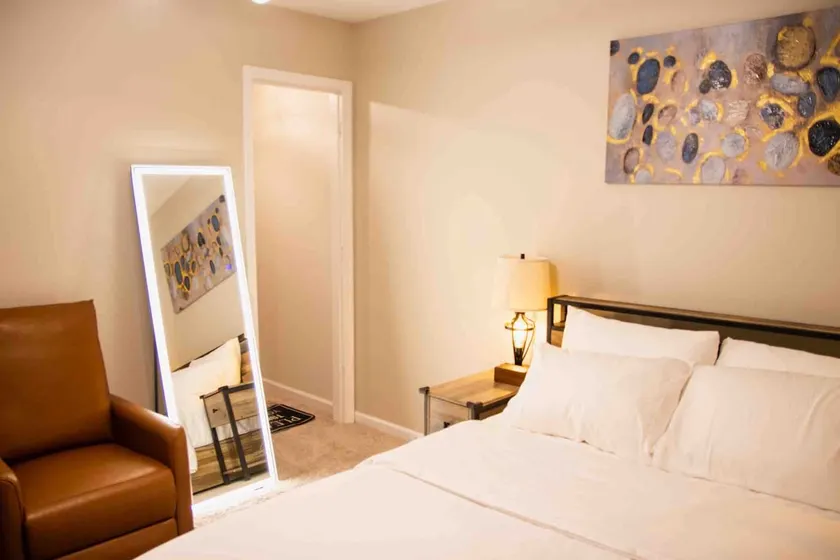 SoH Private Guest Suite (Separate Bath, Entrance) - Image 1