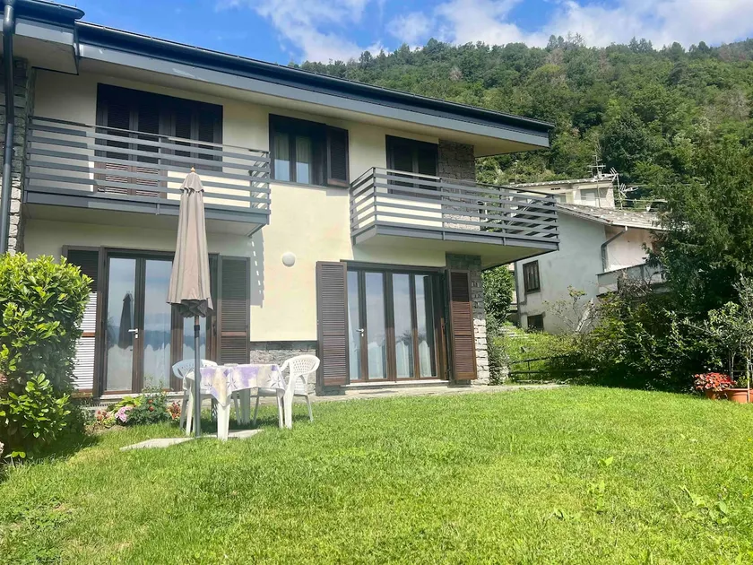 Detached villa with garden and great views - Image 1