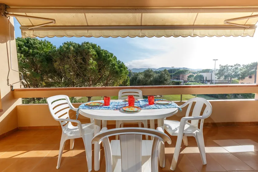 20 meters from the beach, free Wi-Fi, swimming pool, parking - Image 1