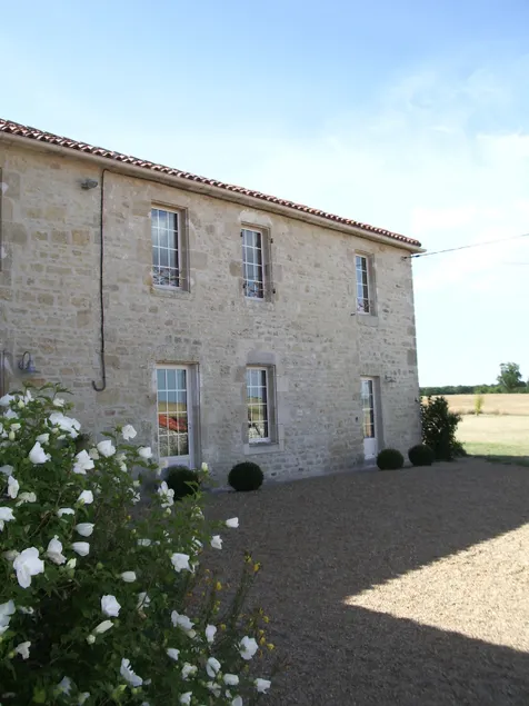 Farmhouse - Traditional Farmhouse near La Rochelle. beaches 20 mins and a pool. - Image 1