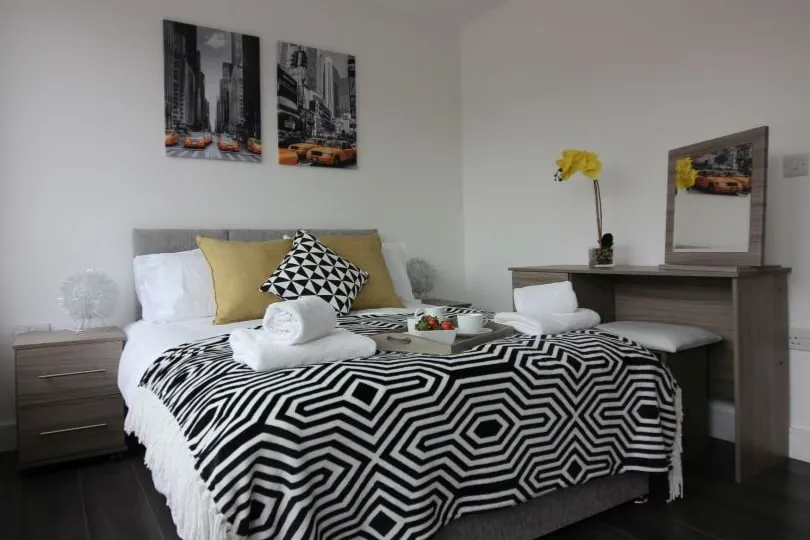 Diamond - Britannia Chambers Apartment 3 - Image 1