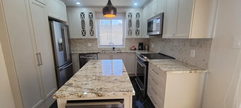 Superb new condo with fireplace for vacations - Image 1