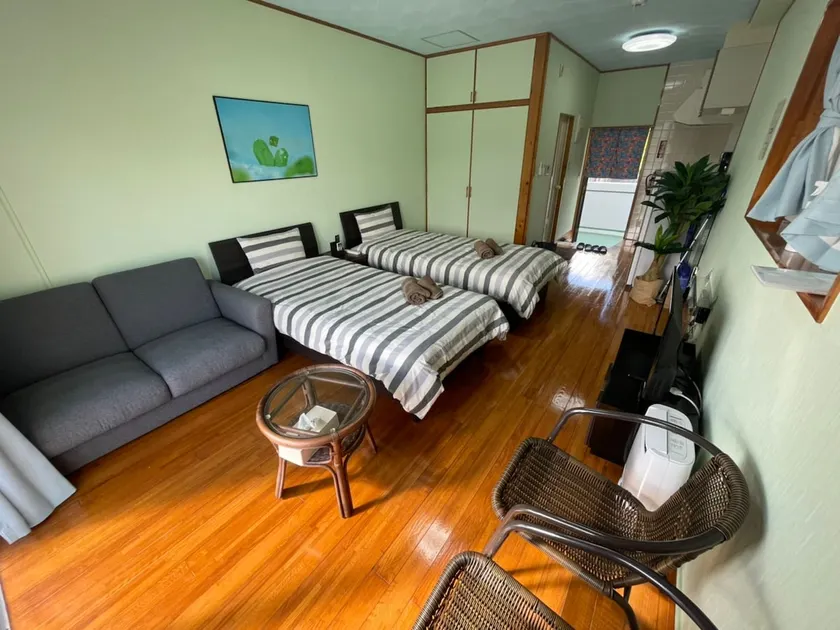 Sakura's apartment, free parking, 2-minute walk to Pineapple Park, family apartment. - Image 1