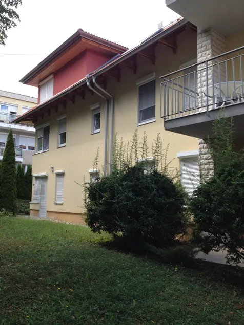 KŐNIG APARTMENT 300 METERS FROM THE THERMAL LAKE! - Image 1