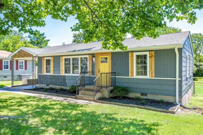 Yellow Door Cottage - 3BR, Pet & family friendly! - Image 1