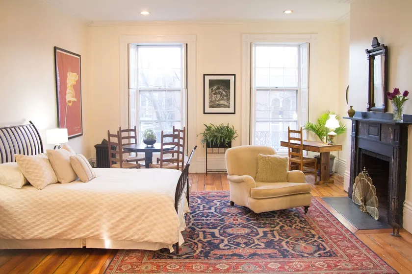 Historic Home in the West End. Private Parking. - Image 1