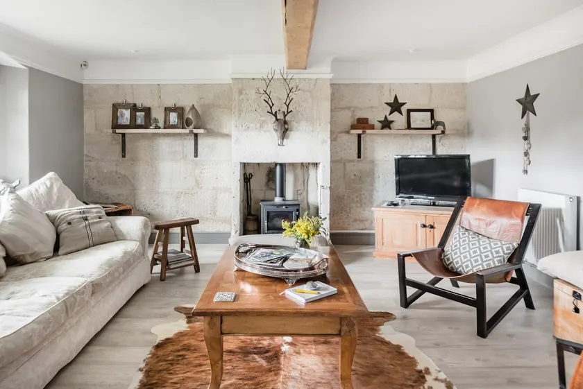 Fabulous Stone Designer Cottage. - Image 1
