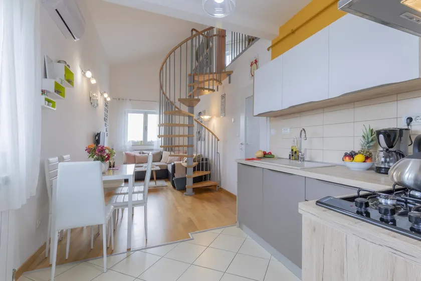 Center Penthouse Apartment - Image 1