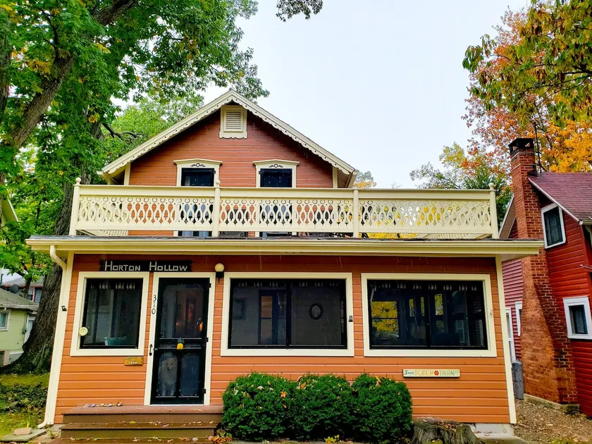 Wonderful Cottage 3 Blocks from the Lake/Downtown - Image 1