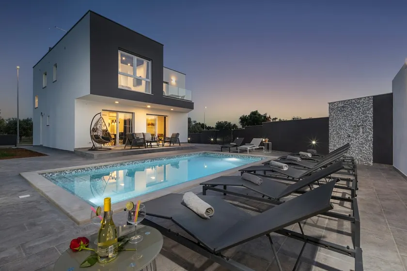 Villa VIKS - Image 1