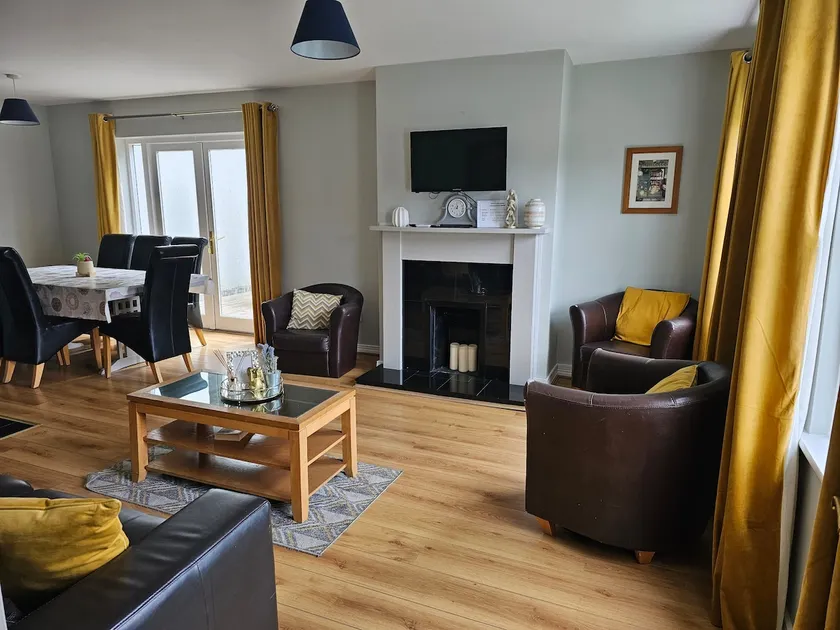 Modern 4 bed house near Bunratty Castle - Image 1