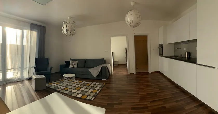 New Stylish 2Room Flat with Dedicated Parking - Image 1