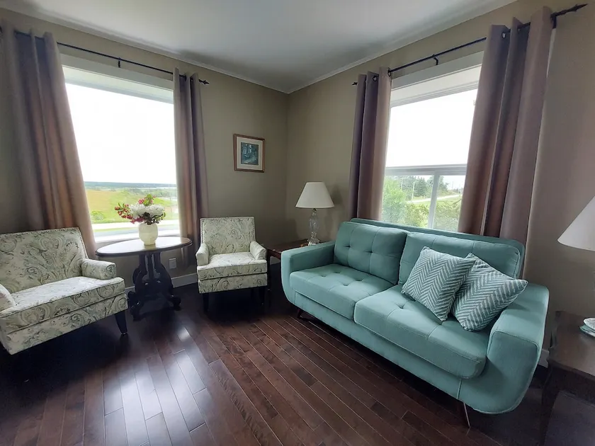 Rustic & Contemporary Four Bedroom House Sleeps 8 - Image 1