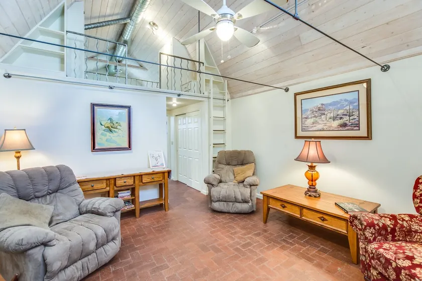 The Barn, Country living in Central Tucson!󰀃 - Image 1