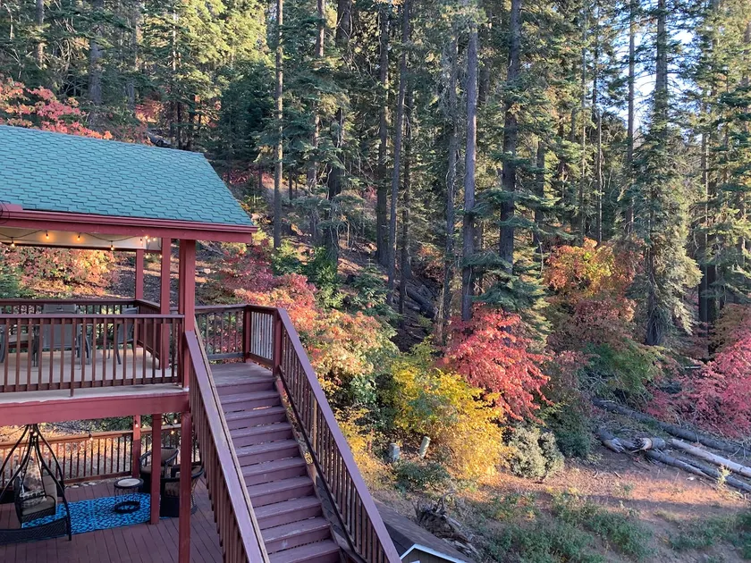 YoBee!Heart of Yosemite.Park Entrance+Breakfast~U3 - Image 1