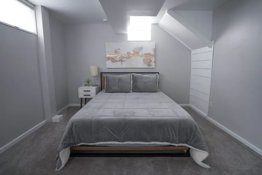 Downtown Haven Private Suite - Image 1