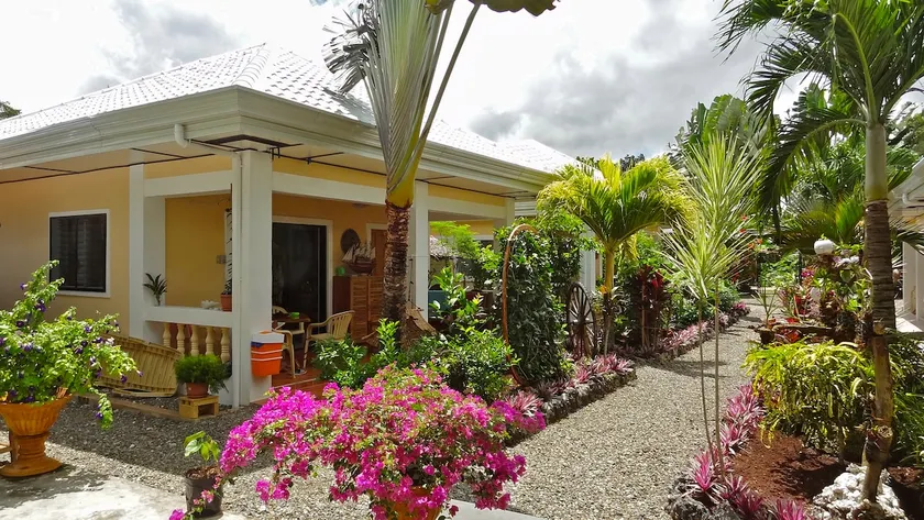 Margandy's Hauz 5 - Alona-Panglao Garden Bungalow - Image 1