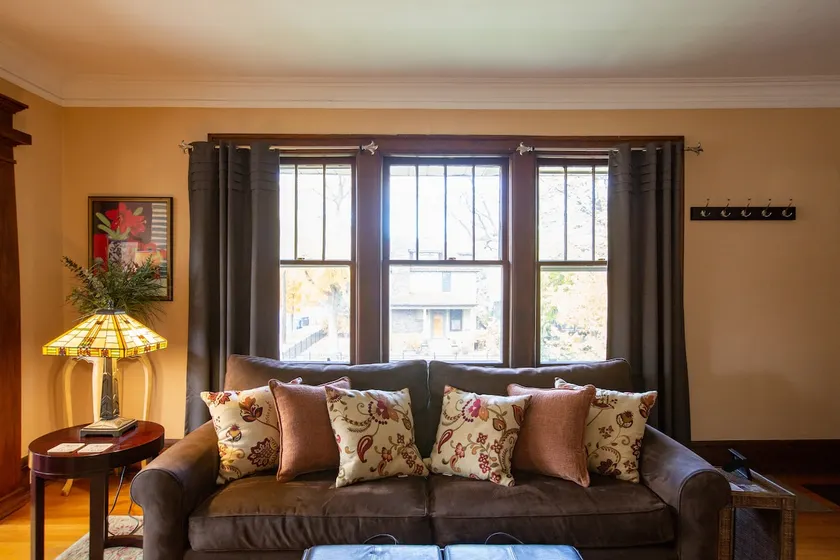 Beautiful Uptown 4BR! Steps to lake, near downtown - Image 1