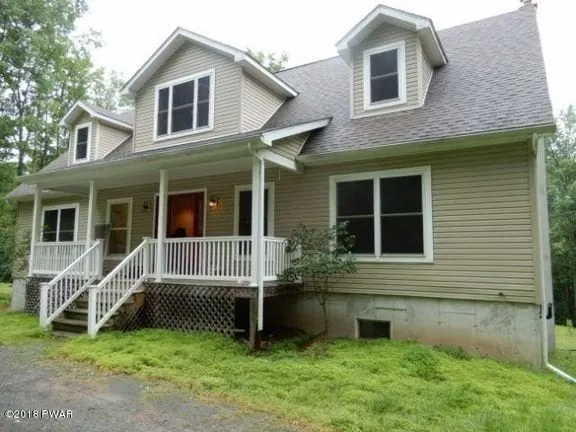 Beautiful,4 bedroom chalet with indoor fireplace. - Image 1