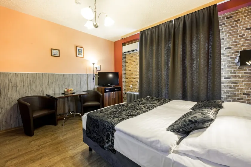 Exulné apartmán pro 2 s balkonem - Image 1