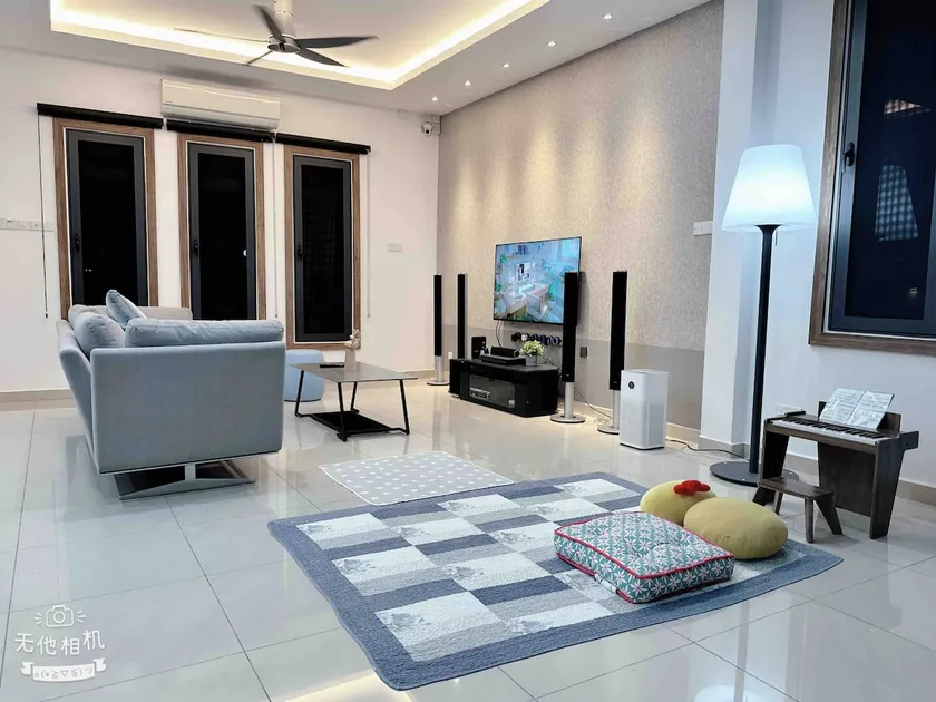 ROYAL PALACE HOMESTAY - Image 1