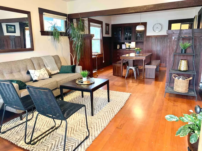 Comfortable & Stylish Arcata Craftsman Bungalow - Image 1