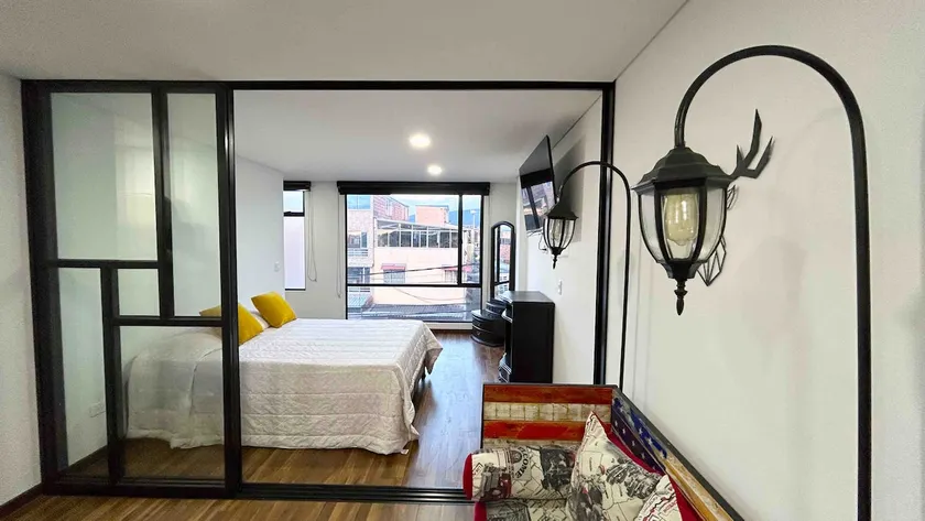 New apartment near the airport with parking. - Image 1