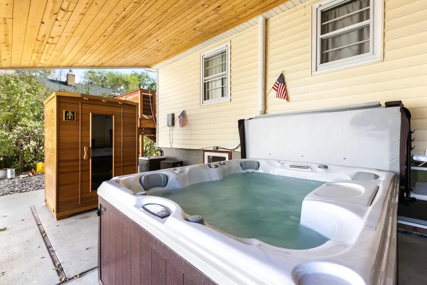 Bo’s Old West Abode with Hot Tub and Sauna - Image 1