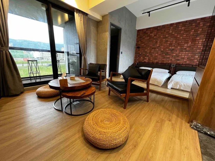 Chill ~ Hi ~ Hi _ Fashionable Retro Style 2 ~ 4 Person Room Type - Image 1
