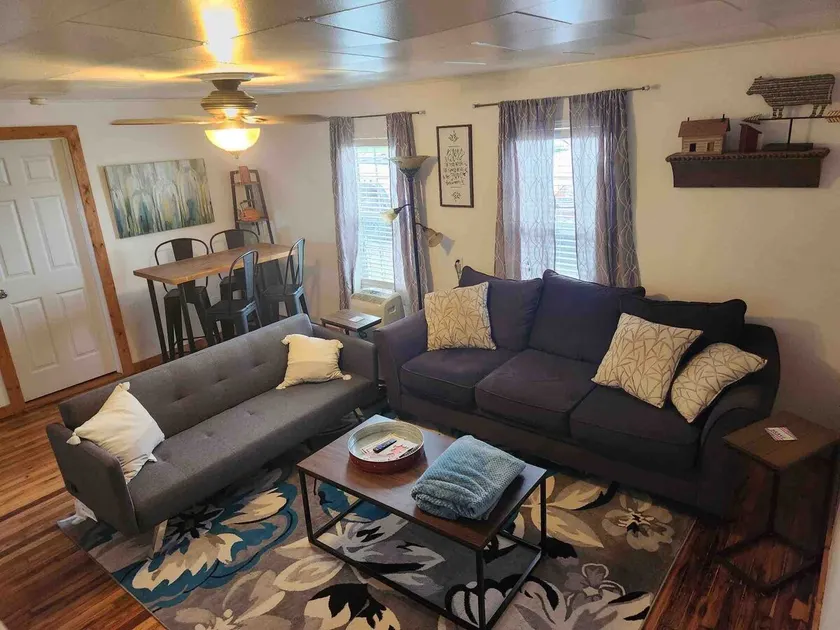 Butcher's Pantry Bungalow. - Image 1